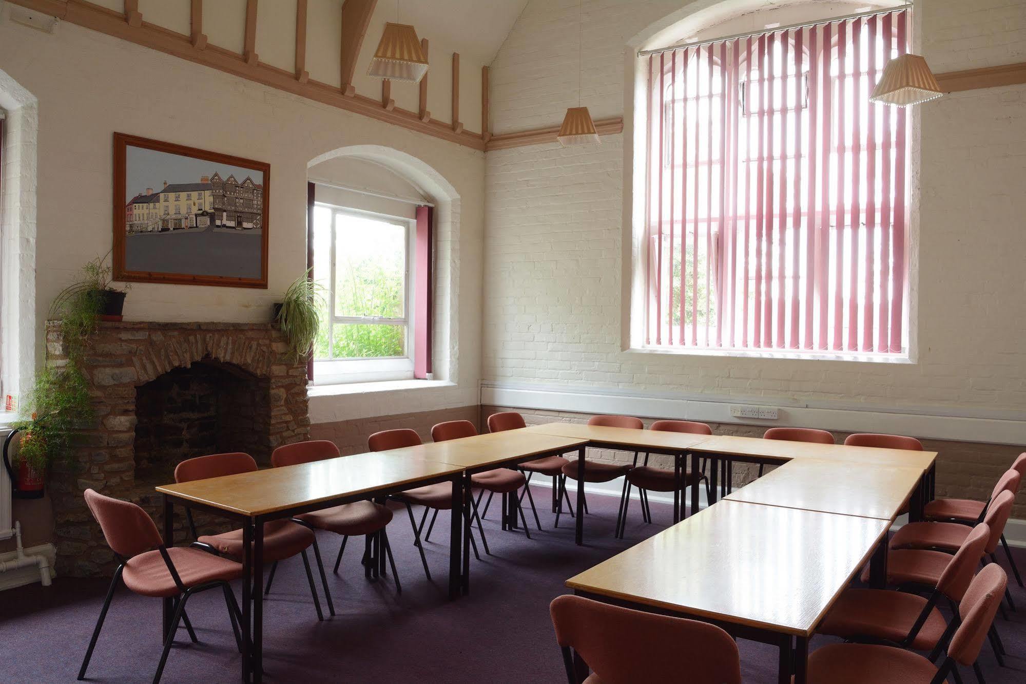 Ludlow Mascall Centre Extérieur photo